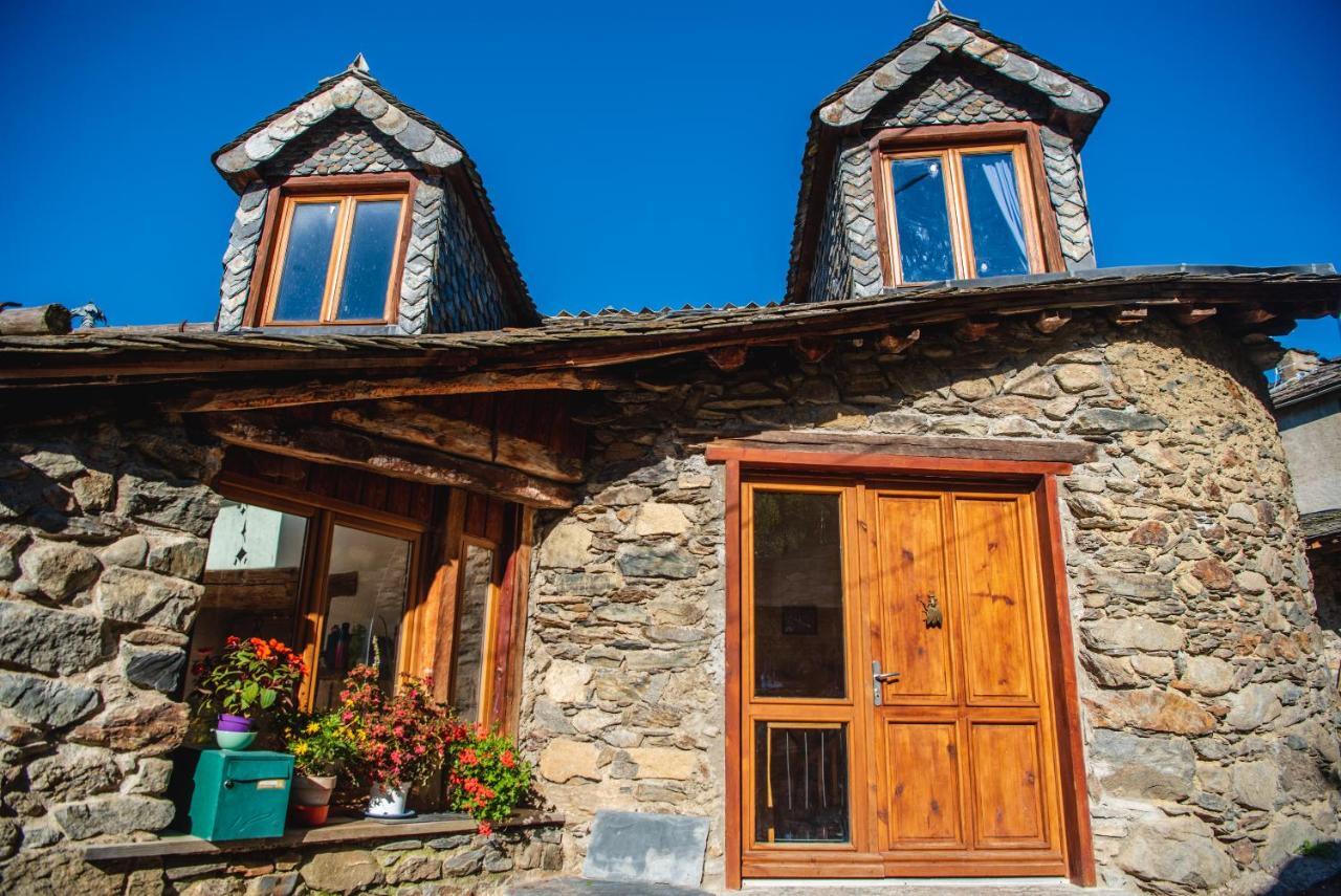 The Dragon Barn - Grenier Villa Ascou Luaran gambar
